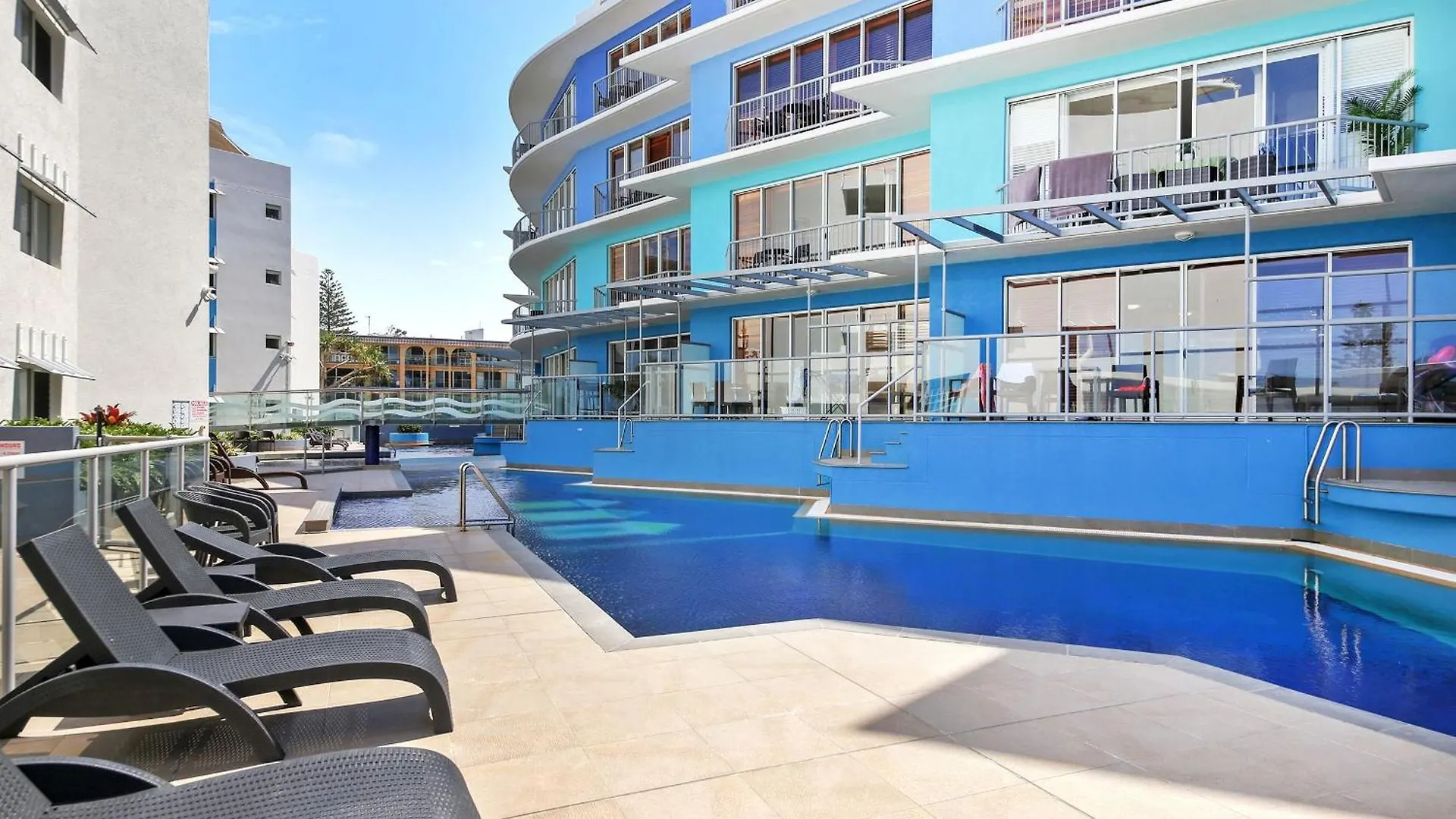 公寓 Absolute Beachfront Rolling Surf Resort 卡伦德拉