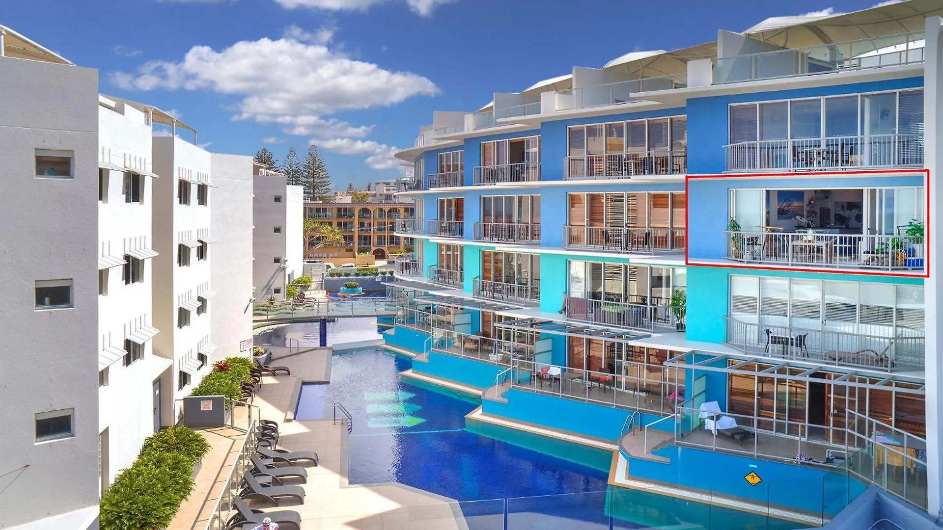 Absolute Beachfront Rolling Surf Resort 卡伦德拉 0*,  澳大利亚