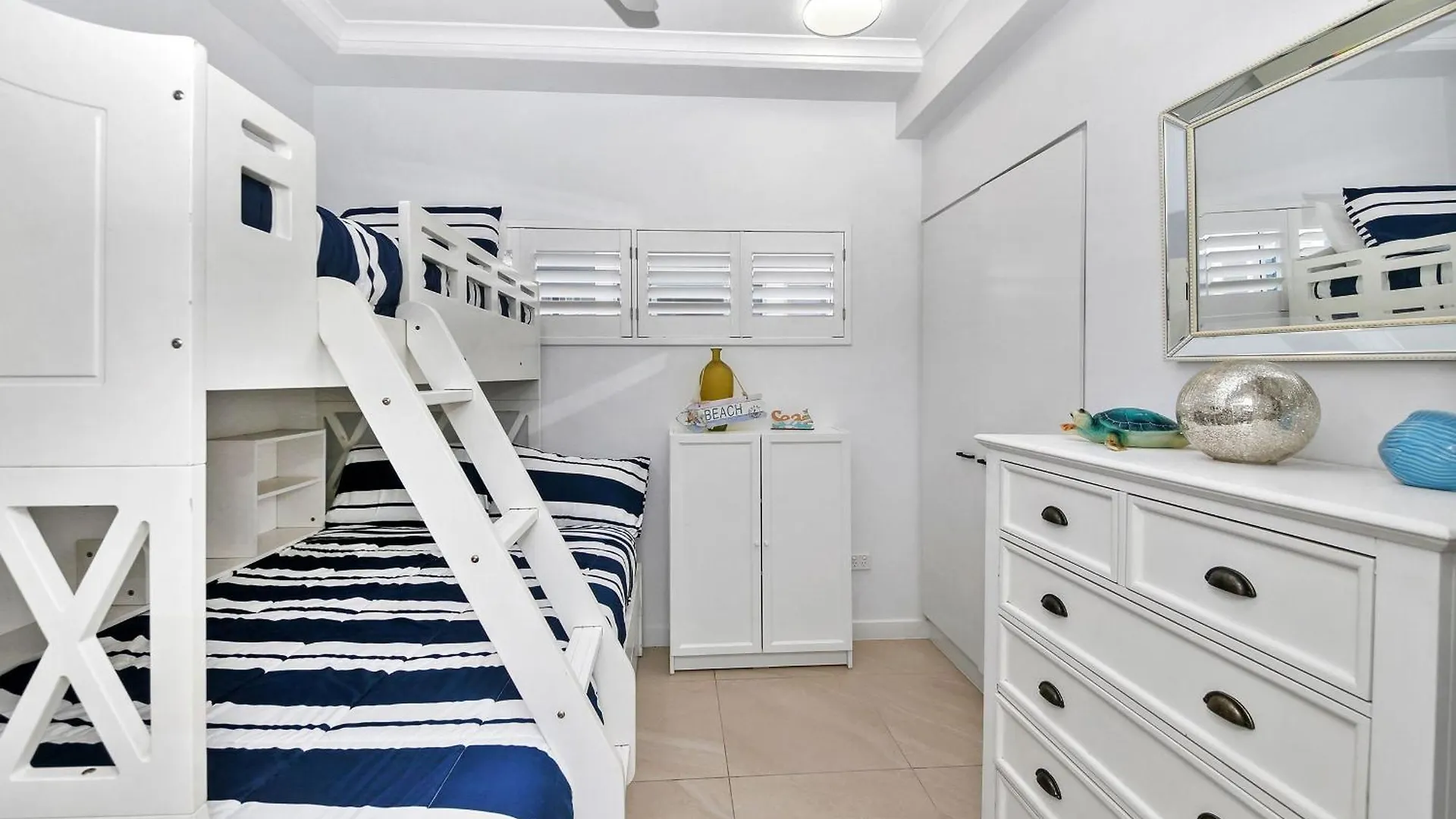 公寓 Absolute Beachfront Rolling Surf Resort 卡伦德拉 澳大利亚